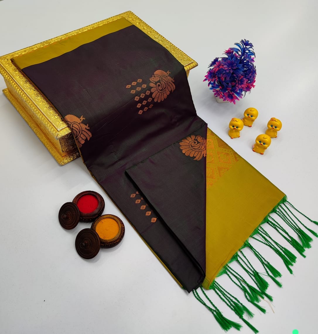 Rani Pink Geometric Weave – Borderless Soft Silk Sarees