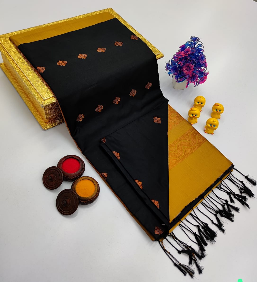 Sand Beige Geometric Weave – Borderless Soft Silk Sarees