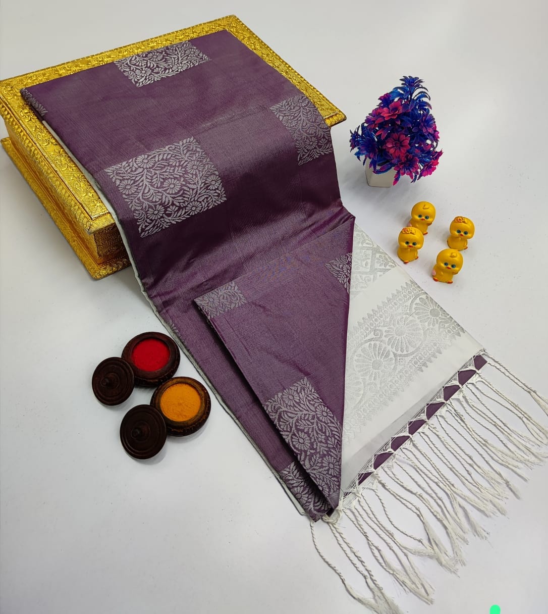 Silken Canvas Borderless Soft Silk Saree - product image 2